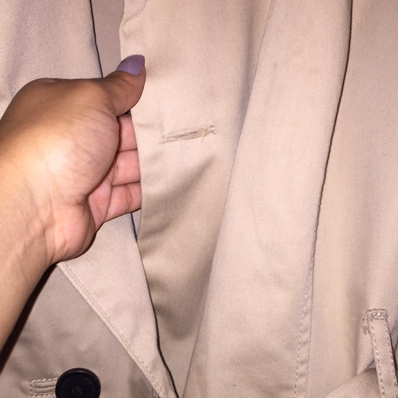 Gently used trench coat - Picture 4 of 4